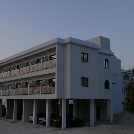 E.J. Pyrgos Bay Hotel Exterior foto