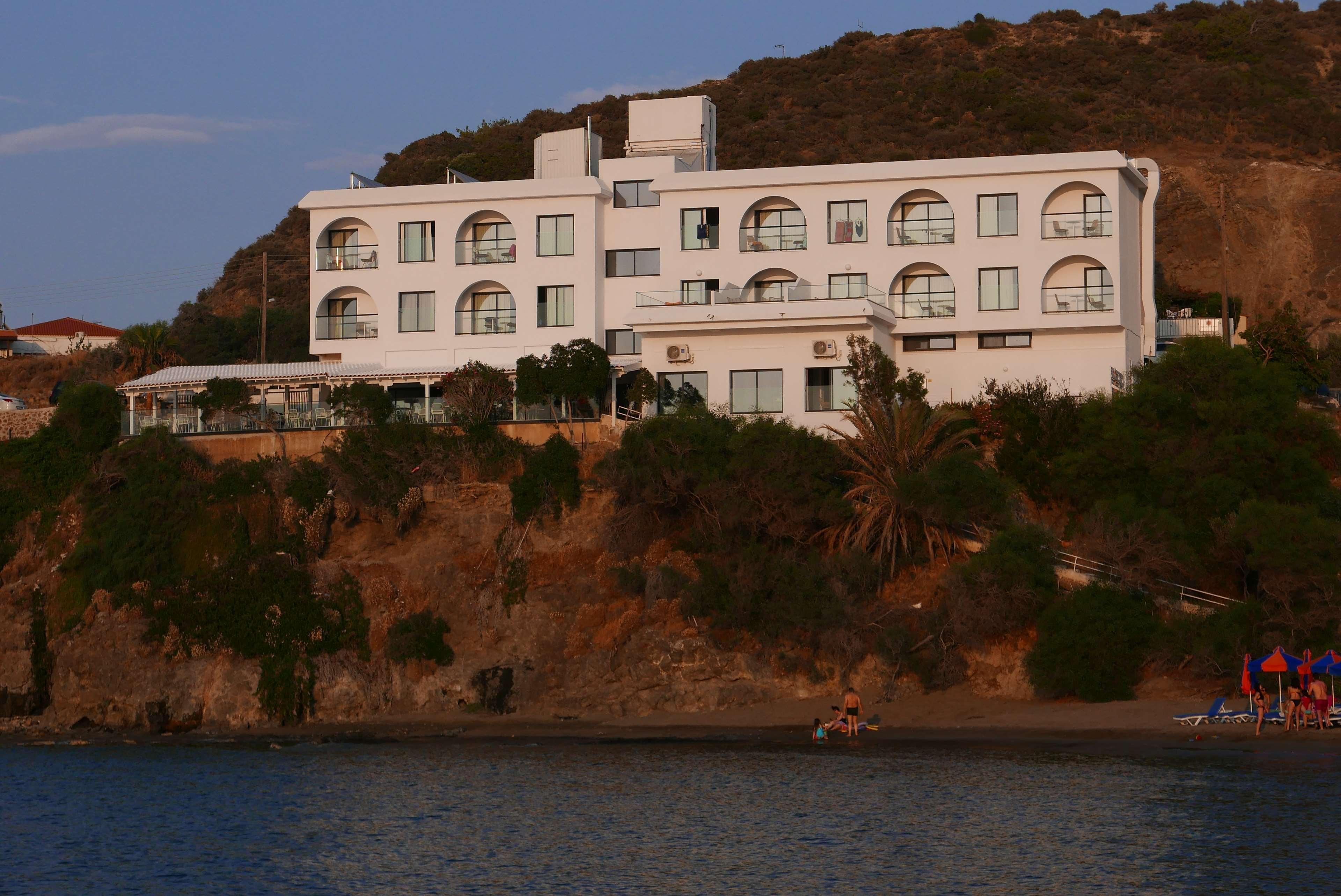 E.J. Pyrgos Bay Hotel Exterior foto